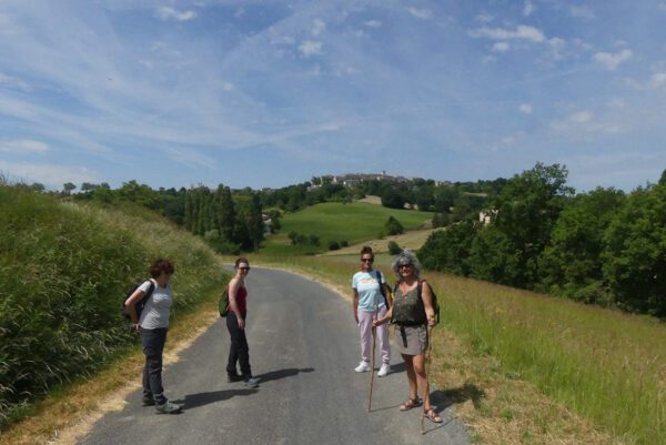 COMPLET Stage Jeûne, Balades et Tourisme, Yoga, Méditation, Jacuzzi, Sauna - 04 mai 2025