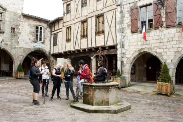 Visite de village pendant le stage de jeune et randonnée