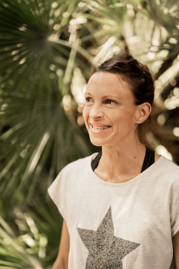 Stages Jeûne, Yoga, connexion à la nature et initiation massage Thaï – Cécile et Delphine 14 juin